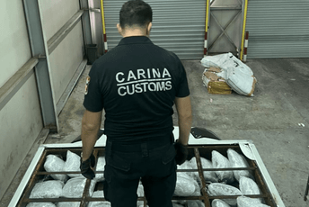 Spriječeno krijumčarenje 120 kg marihuane u Crnu Goru, droga bila skrivena u posebnom bunkeru