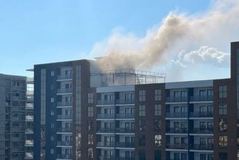 Podgorica: Dim kulja sa krova zgrade na Starom aerodromu