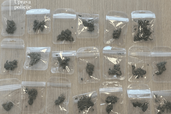 Podgorica: Policija kontrolisala osobe koje su upravljale motorom budvanskih tablica, pronađena marihuana