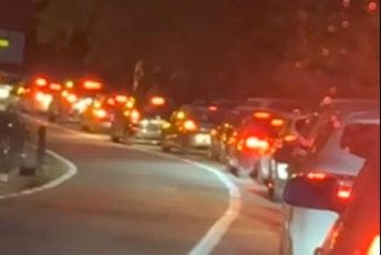 (FOTO) Saobraćajni kolaps na više putnih pravaca