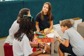 Crnogorska bojanka Narodne nošnje Crne Gore dokaz bogatstva države