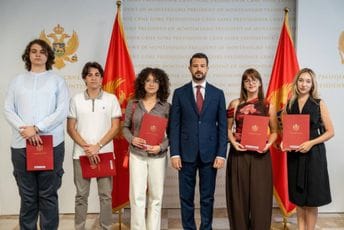Milatović uručio stipendije najboljim studentima: Hrabrost je učiti- vrijednost je ostati