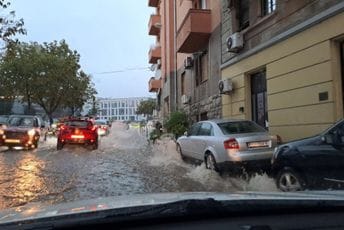 Veliko nevrijeme pogodilo Rijeku: Grad bio pod vodom, nepogode očekuju i u Dubrovniku i u Hercegovini
