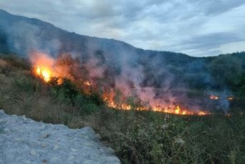 MUP: Građani čišćenjem dvorišta i imanja izazivaju požare, prethodnih dana zabilježen veći broj prijava