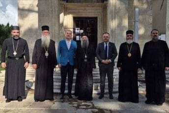 Porfirije posjetio manastir Savinu, dočekao ga i zvaničnik Vlade Srbije