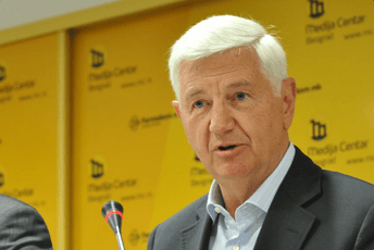 Umro Prvoslav Davinić, nekadašnji ministar odbrane Srbije i Crne Gore