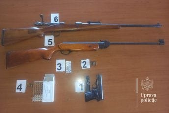 Policija u devet pretresa u tri grada na sjeveru pronašla ilegalno oružje i drogu