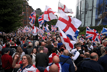 (VIDEO) Više od 100 hiljada ljudi na antiimigrantskom protestu u Londonu