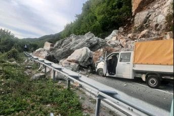 Vozač za "dlaku" izbjegao nesreću na Obzovici: Smanjio brzinu jer je vidio da je pao kamen