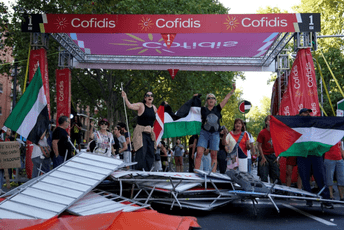 Vuelta završena uz totalni haos: Vingegor je pobjednik, ali to je danas bilo najmanje bitno