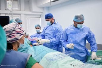 KCCG: Prvi put ugrađen permanentni dijalizni kateter, značajan iskorak za zdravstveni sistem