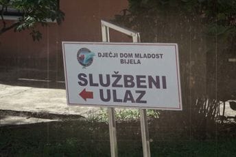 "Galerija tajni" na TVE: Večeras o djeci smještenoj u Domu "Mladost" u Bijeloj