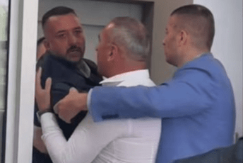 Obračun političara u Istočnom Sarajevu: Pobili se članovi Dodikove i Stevandićeve partije (VIDEO)