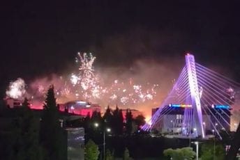 (VIDEO) Bakljada i vatromet Varvara u susret proslavi 100. rođendana FK Budućnost