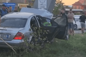 Teška tragedija kod Skadra: Na putu prema Crnoj Gori poginuli otac i sin Teška tragedija kod Skadra: Na putu prema Crnoj Gori poginuli otac i sin