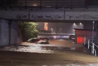 Teške nepogode u Italiji: Poplave nose i kola, zatvorene škole i putevi