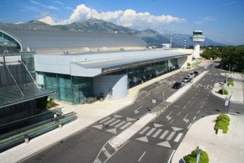 Dim ispunio kabinu putničkog aviona u Dubrovniku: Putnici hitno evakusiani sa piste prije polijetanja Dim ispunio kabinu putničkog aviona u Dubrovniku: Putnici hitno evakusiani sa piste prije polijetanja