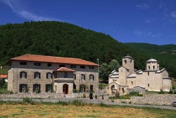 SPC: Policija danonoćno motri na Đurđeve stupove, aktuelni režim se nasilnički ponaša prema srpskom narodu u Crnoj Gori