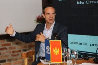 Mugoša: Vlast sve međusobne razmirice rješava foteljama; Šahman: Ne može se u EU, a veličati ratne zločince
