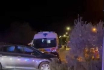 Udes u Tivtu: Sudarili se automobil i vozilo Hitne pomoći