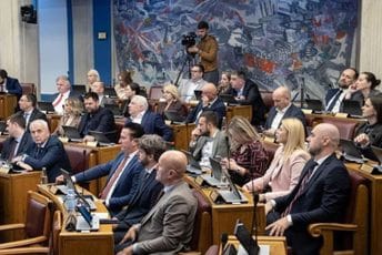 Kažu da polarizuje društvo: Poslanici PES bi da uklone riječ "nasilna" o aneksiji iz 1918.
