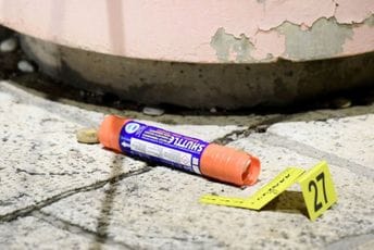 Ozbiljni incidenti na svadbama u Dalmaciji: Dvije žene pogođene signalnim raketama, jedna preminula