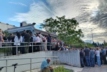(VIDEO) Rok za zamjenu lične karte ističe sjutra: I ovog jutra gužva ispred 'Limenke'