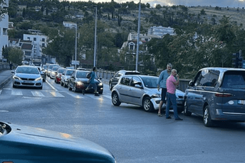 Zbog udesa, kod Vezirovog mosta i na Zabjelu stvorene gužve