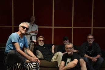 Poslije 40 godina Haustor ponovo na okupu: Dokumentarac „Treći svijet” stiže u Podgoricu Poslije 40 godina Haustor ponovo na okupu: Dokumentarac „Treći svijet” stiže u Podgoricu