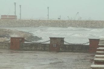 Orkanska bura na Jadranu: Siloviti udari vjetra, otkazane i brodske linije