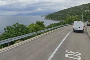 Hrvatska: Četiri osobe stradale kod Senja, autom sletjeli u more