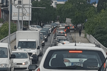 Novi dan - ista slika: Širom Podgorice i ovog popodneva ogromne gužve u saobraćaju