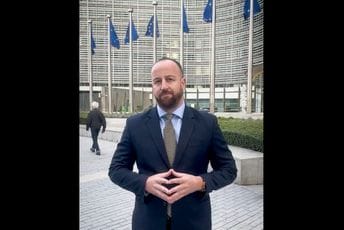 Nikolić u Briselu: Potezi aktuelne vlasti značajno odstupaju od umivene proevropske retorike