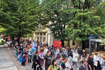 Pogledajte kako je izgledala Povorka ponosa na ulicama Podgorice (FOTO / VIDEO)