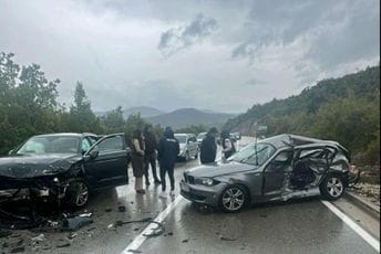 Udes na putu Vilusi – Nikšić: Jedna osoba stradala, druga povrijeđena