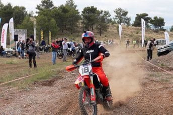(VIDEO/FOTO) Moto izazov na Ćemovskom polju: Takmičili se na poligonu sa preprekama i reliju