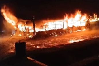 (VIDEO) Buknuo veliki požar na pijaci u Brčkom
