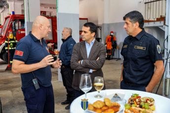 Opština Bar zahvalila za pomoć u gašenju požara: Raičević najavio nagrade vatrogascima po 500 eura, u planu i nova oprema