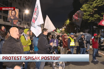 "Spisak postoji": Beograđani ispred Tužilaštva pročitali imena onih koji su trebali da budu lustrirani 6. oktobra 2000.