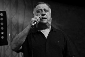 Muzičari, glumci i političari se opraštaju od Halida Bešlića: Emotivne poruke uputili Levak, Bešlagić, Komšić, Dačić...