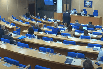 Nije bilo kvoruma: Podgorički parlament prekinuo rad, uslova za glasanje nema