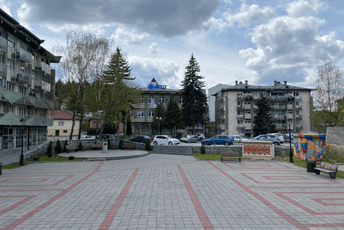 Pljevlja: Mladić tvrdio da je pao niz stepenice, policija utvrdila da je prebijen u kafani i uhapsila napadače