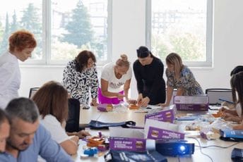 Nacionalno takmičenje "RoboFin": Robotika i finansijska pismenost u službi razvoja znanja i kreativnosti najmlađih