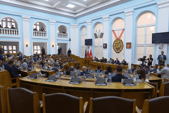 Sjednica Skupštine; Nikolić: Na meti SDT su oni koji prijete da ugroze parlamentarnu većinu
