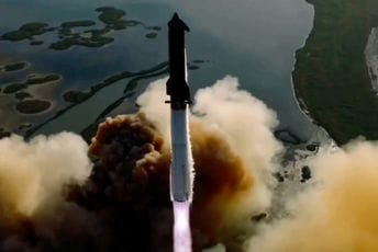 (VIDEO) Najveća raketa na svijetu uspješno obavila testni let