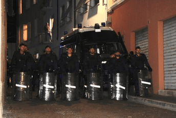 Haos u Udinama zbog gostovanja Izraela: Demonstranti se sukobljavaju sa policijom, bacani i suzavci