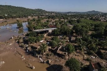 Poplave u Meksiku: Najmanje 64 osobe poginule, više od 300 naselja odsječeno