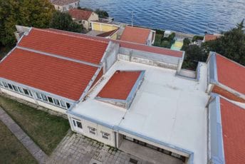 Završena rekonstrukcija krova OŠ “Ivo Visin” u Prčanju