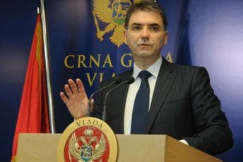 Uhapšen Petar Ivanović: Presjekao putanju vozilima iz Spajićeve pratnje, vrijeđao policajce