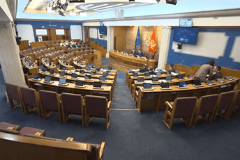 Poslanici pauzirali rad: Čekaju da dođu ministri